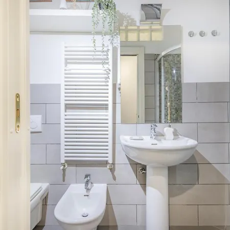 A 2 Passi Da Piazza Grande Apartment *